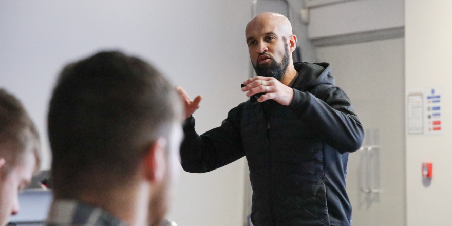Leeds Rhinos legend discusses career with students at Leeds Trinity University