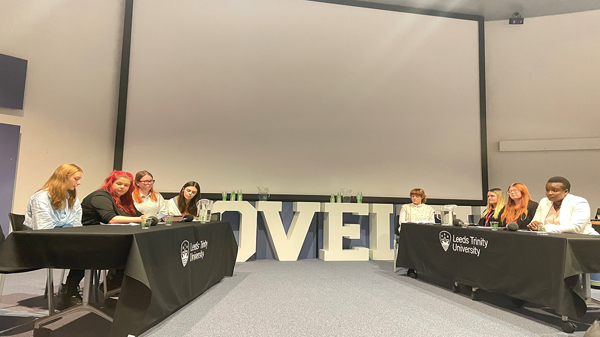 Primary Education students show industry knowledge during education debate